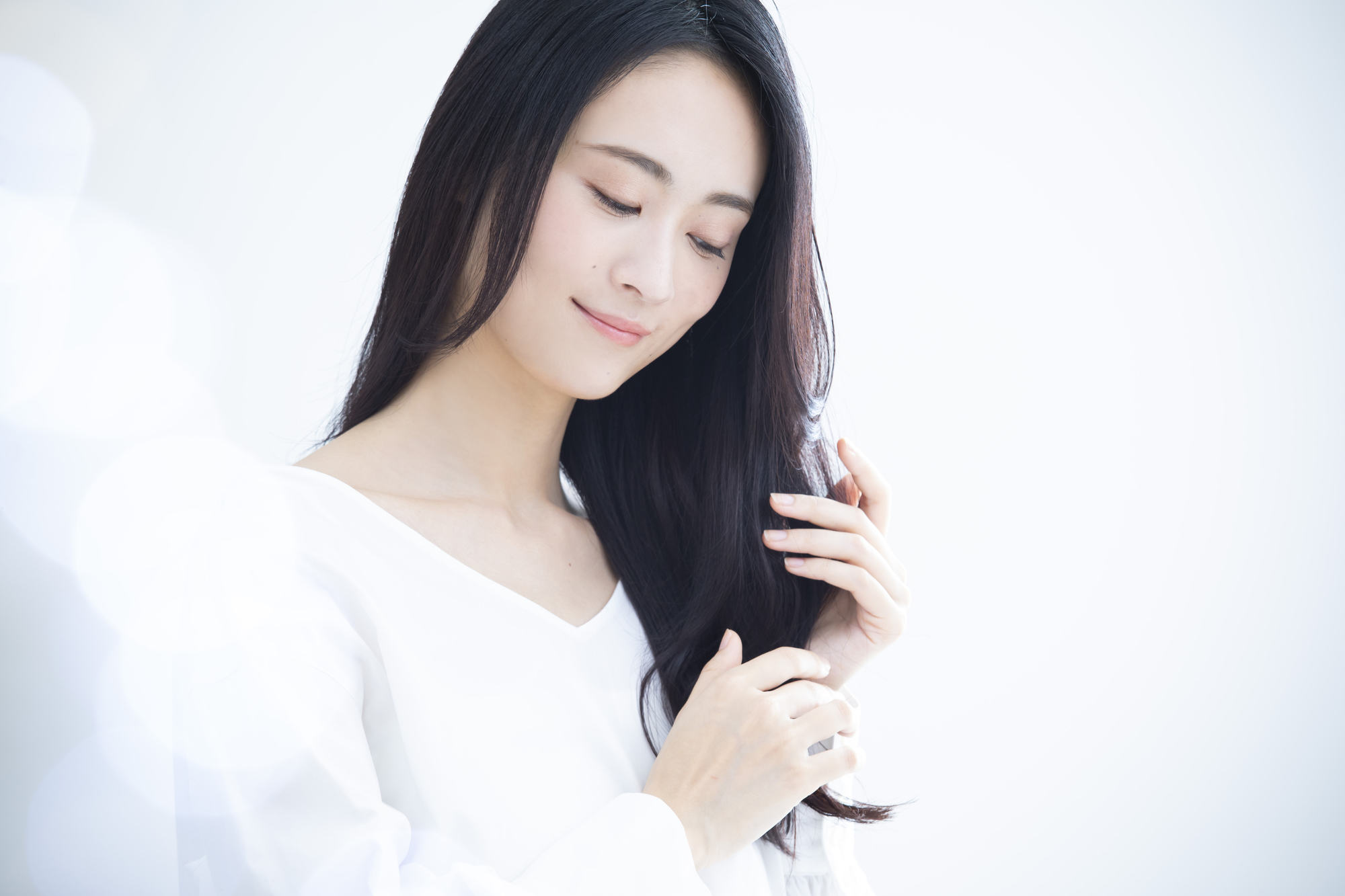 ドライヤーの前 あと アウトバストリートメントを使う効果的なタイミング Cure